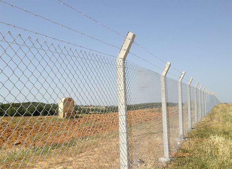 Eğri Beton Direkli Tel Çit